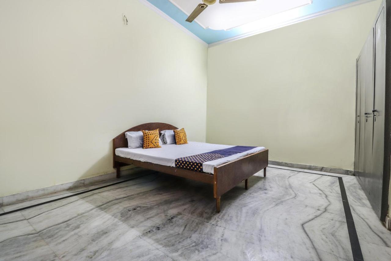 Spot On 70311 Rangoli Palace 2* Lucknow