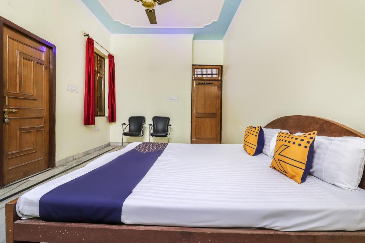 Spot On 70311 Rangoli Palace Hotel